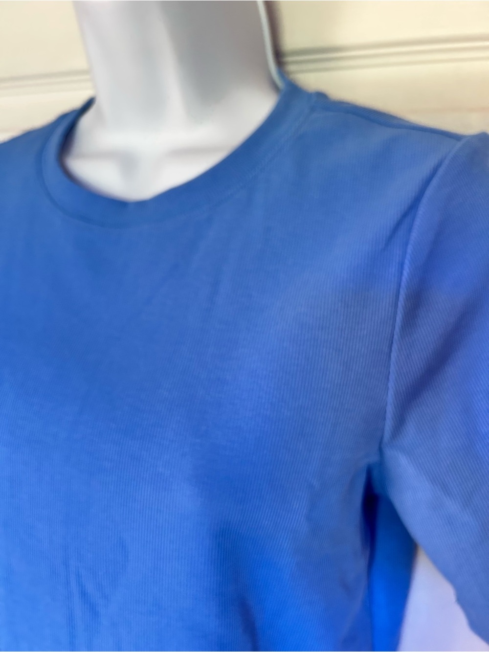SPANX Ribbed Knit Short-Sleeve Crewneck Tee in Blue Size S NWOT - Picture 3 of 5